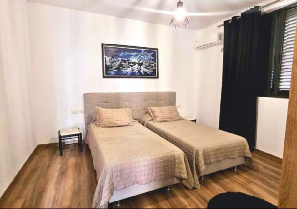 Tirane, jepet me qera apartament 1+1 Kati 1, 105 m² 700 € (Sheshi Skenderbej)