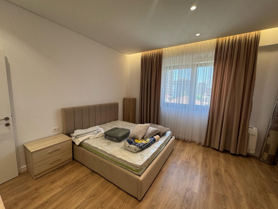 Tirane, jepet me qera apartament Kati 3, 70 m² 600 € (ish fusha e aviacionit)