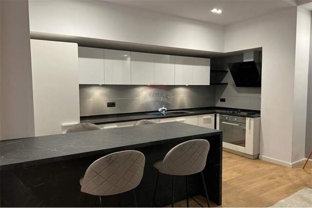 Tirane, jepet me qera apartament 110 m² 750 Euro (Kopshti Zoologjik)