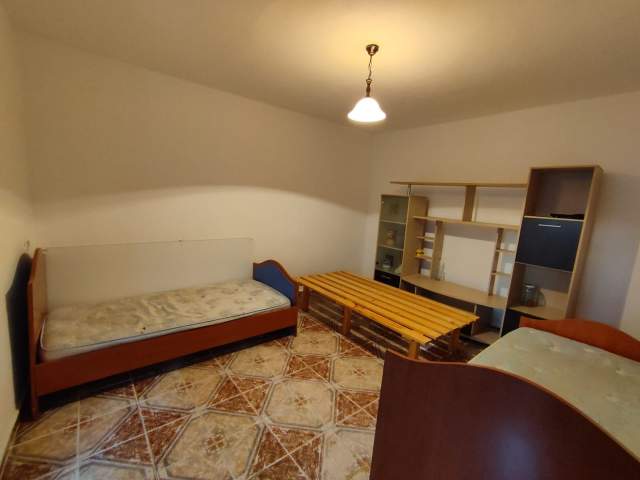 Tirane, jepet me qera garsonier Kati 1, 18 m² 22.000 Leke (Xhamlliku)