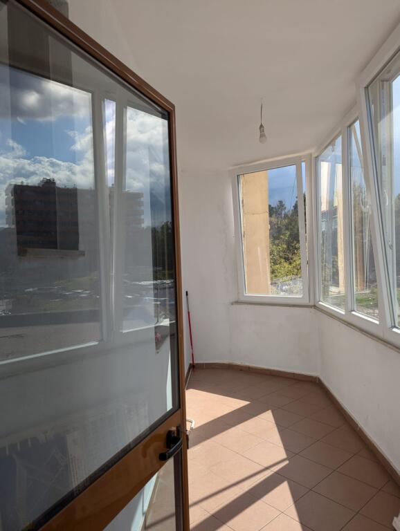 Tirane, jepet me qera apartament 2+1 Kati 2, 90 m² 720 € (Garda)