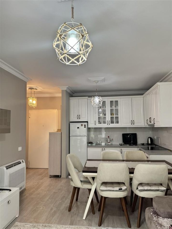 Tirane, jepet me qera apartament 1+1 Kati 3, 60 m² 550 € (21 dhjetori)