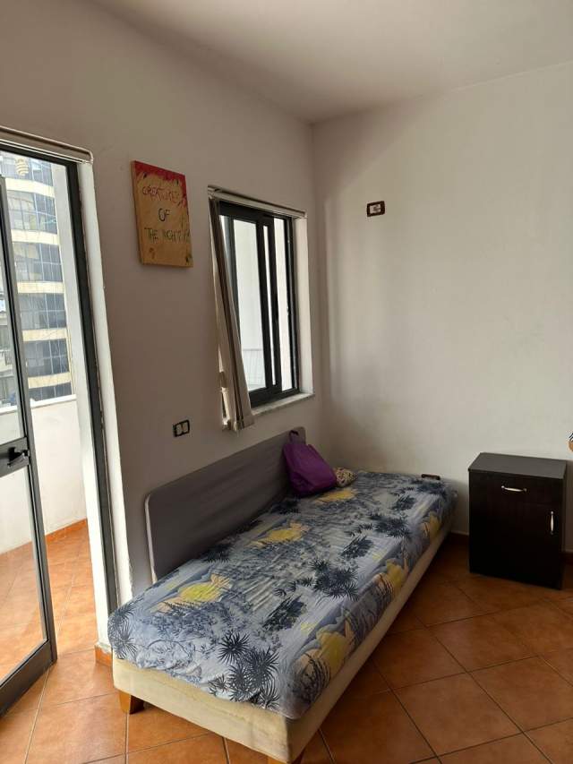 Tirane, jepet me qera garsonier 1+1 Kati 2, 43 m² 29.000 Leke (pas Universitetit Mesdhetar)