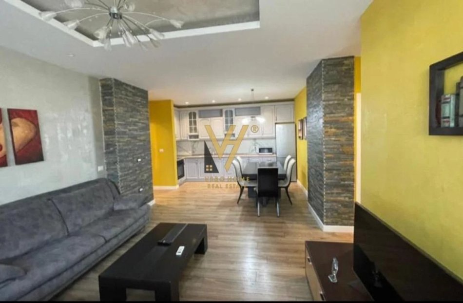 Tirane, jepet me qera apartament 3+1+Ballkon Kati 10, 145 m² 1.200 € (RRUGA E KOSOVAREVE)
