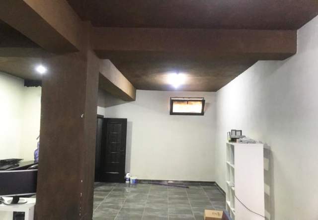 Tirane, jepet me qera ambjent biznesi 61 m² 25.000 Leke