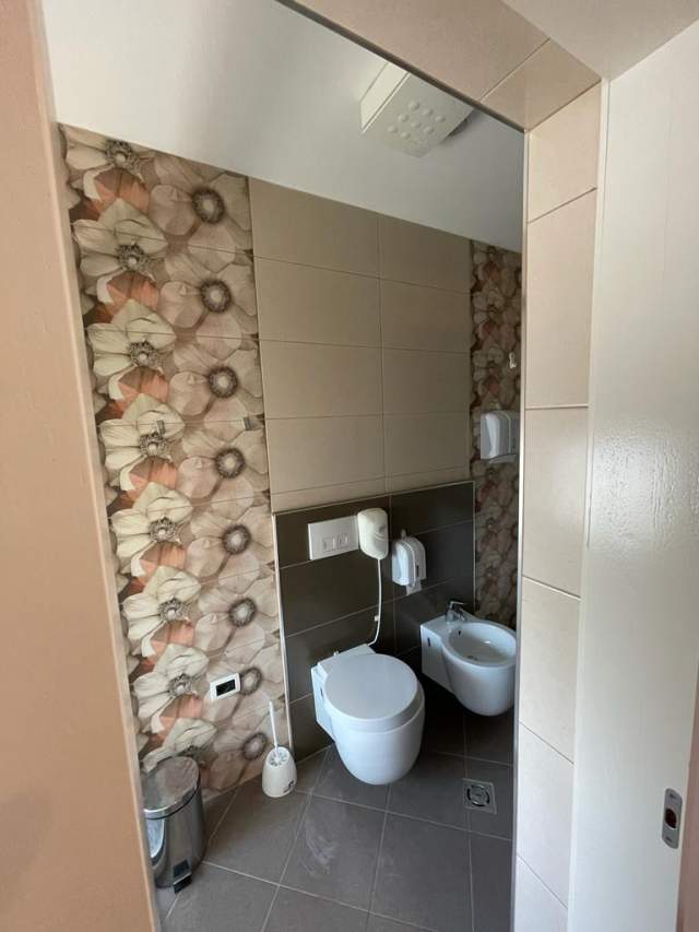 Tirane, jepet me qera Kati 6, 125 m² 1.500 Euro (Blloku)