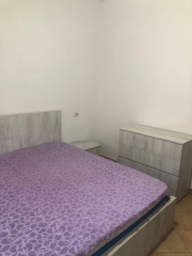 Tirane, jepet me qera apartament 2+1+BLK Kati 4, 85 m² 450 Euro (rruga Peti)