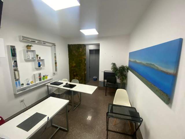 Tirane, jepet me qera dyqan Kati 0, 85 m² 800 Euro (Sami Frasheri)