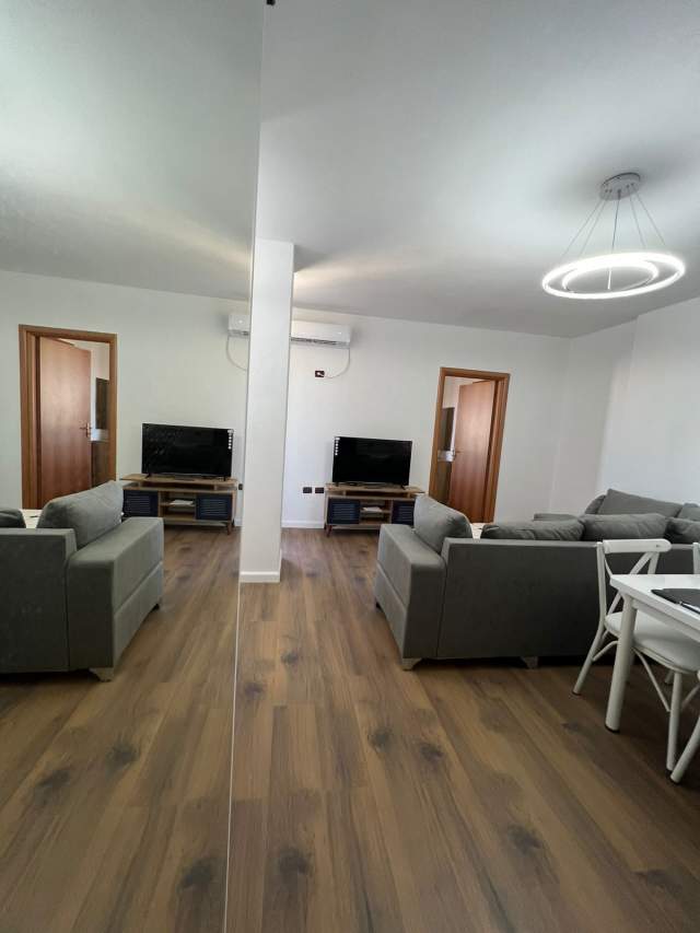 Tirane, jepet me qera apartament Kati 7, 65 m² 465 Euro (RRUGA E KAVAJES)