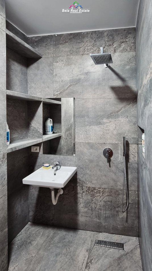 Tirane, jepet me qera apartament 2+1 Kati 2, 85 m² 400 € (fresku)