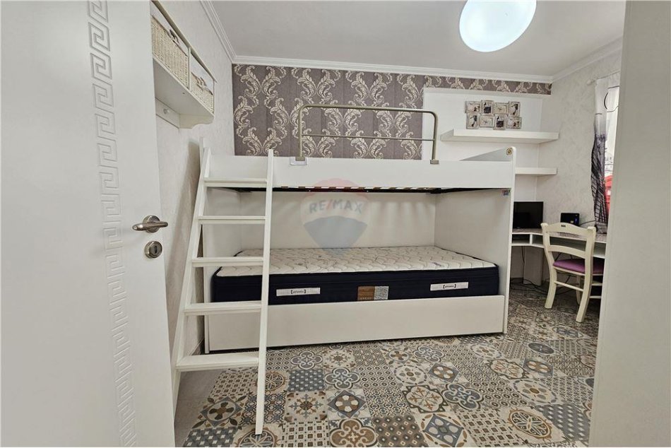 Tirane, shitet apartament 2+1 , 73 m² 180.000 € (Rruga Asim Vokshi - Stacioni i Trenit)
