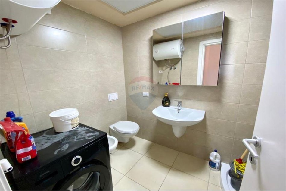 Tirane, jepet me qera apartament 2+1 , 100 m² 700 € (Don Bosko)