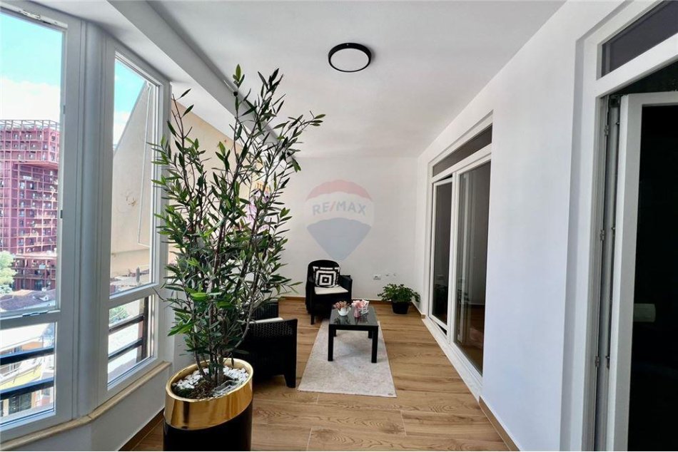 Tirane, shitet apartament 2+1 Kati 9, 138 m² 280.000 € (Rruga Frederik Shiroka - 21 Dhjetori)