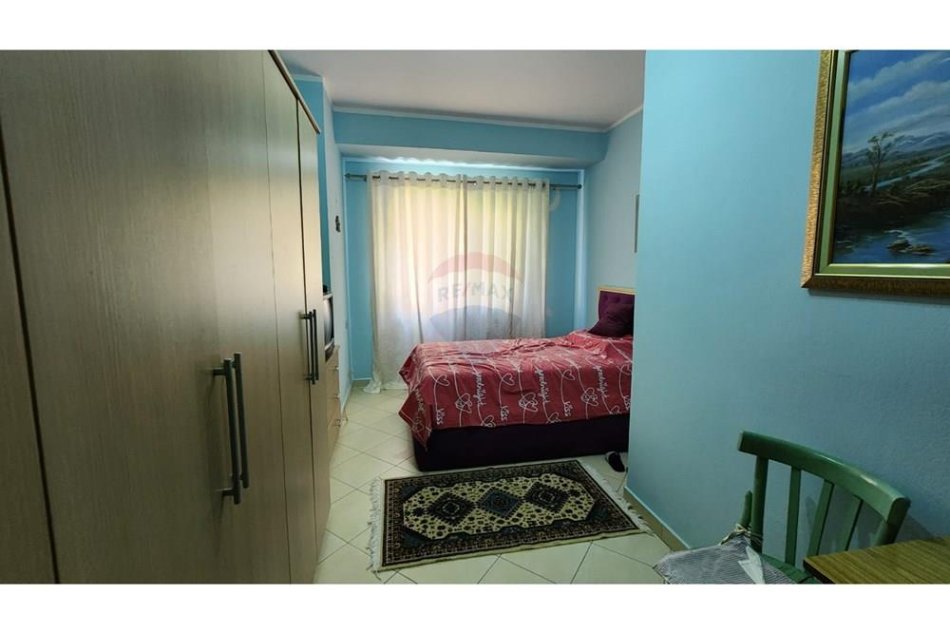Tirane, jepet me qera apartament 2+1 Kati 2, 110 m² 500 € (Yzberisht)