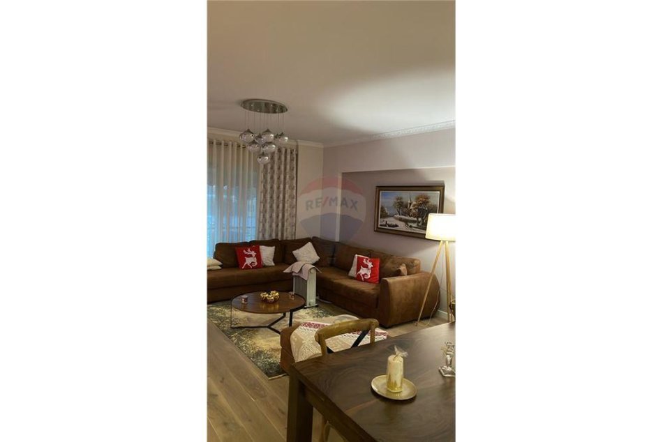 Tirane, jepet me qera apartament 2+1 Kati 2, 115 m² 750 € (Don Bosko)