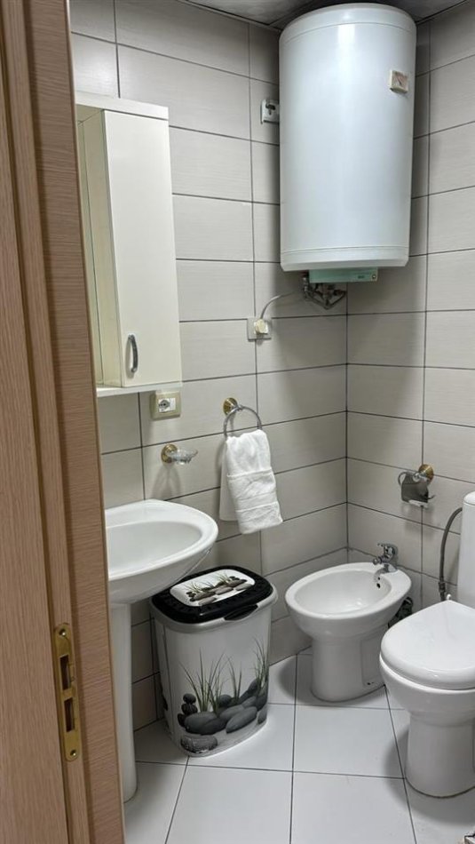 Tirane, jepet me qera apartament 2+1 Kati 5, 98 m² 600 € (Don Bosko)