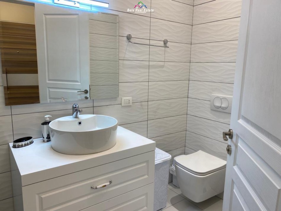 Tirane, jepet me qera apartament 2+1 Kati 4, 120 m² 550 € (rruga e Kavajes)