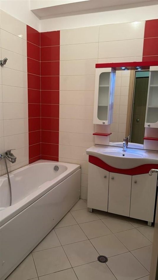 Tirane, jepet me qera apartament 2+1 Kati 5, 104 m² 500 € (fresku)