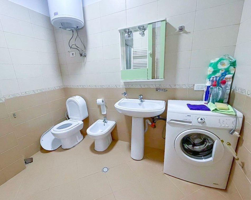 Tirane, jepet me qera apartament 1+1 Kati 6, 76 m² 600 Euro (Rruga e Kavajes)