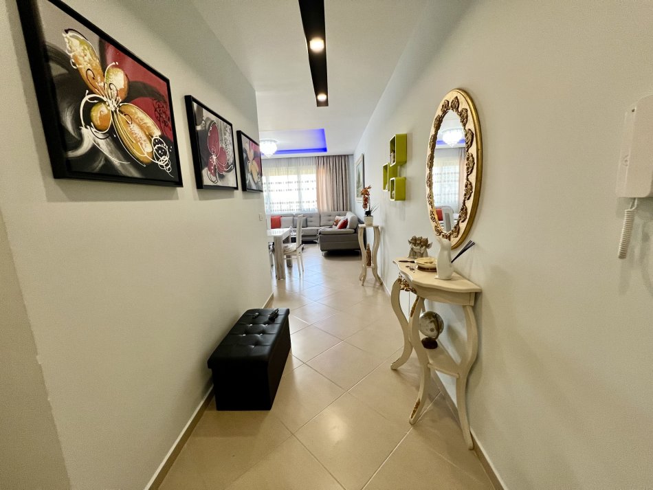 Tirane, shitet apartament 1+1+Ballkon , 72 m² 105.000 € (ÇOLLAK)