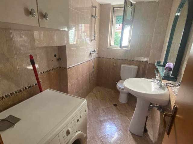 Tirane, shitet apartament 2+1 Kati 3, 100 m² 140.000 Euro (BLV. Zhan Dark)