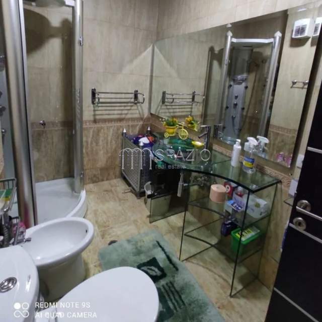 Tirane, shitet apartament 3+1+A+BLK Kati 6, 161 m² 175.000 Euro (Stacioni i trenit)