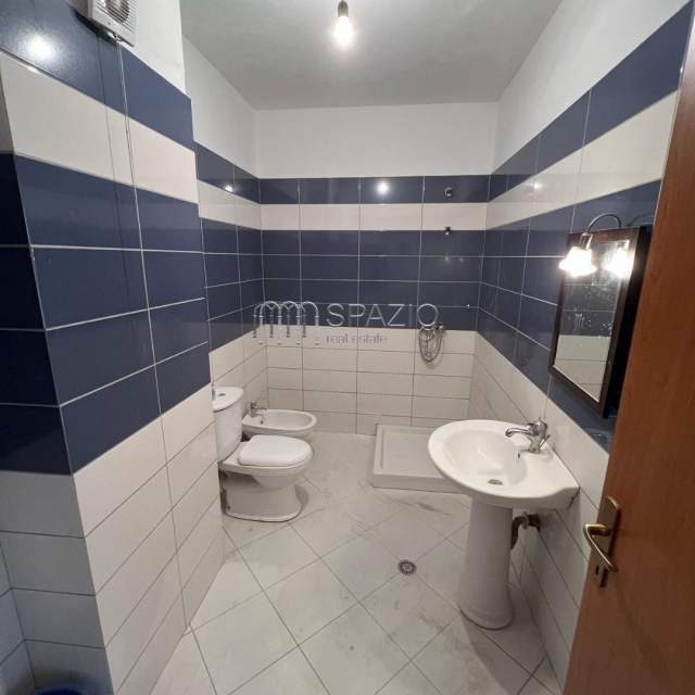 Tirane, shitet apartament 2+1+BLK Kati 2, 105 m² 90.000 Euro (Yzberisht)