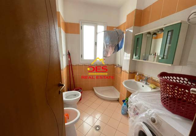 Vlore, jepet me qera apartament Kati 9, 116 m² 300 Euro (Rruga Kosova)