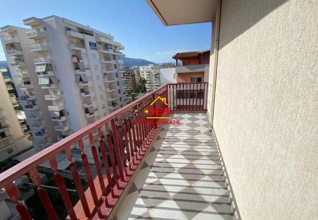 Vlore, jepet me qera apartament Kati 7, 73 m² 250 Euro (Rruga Hasan Kushta)