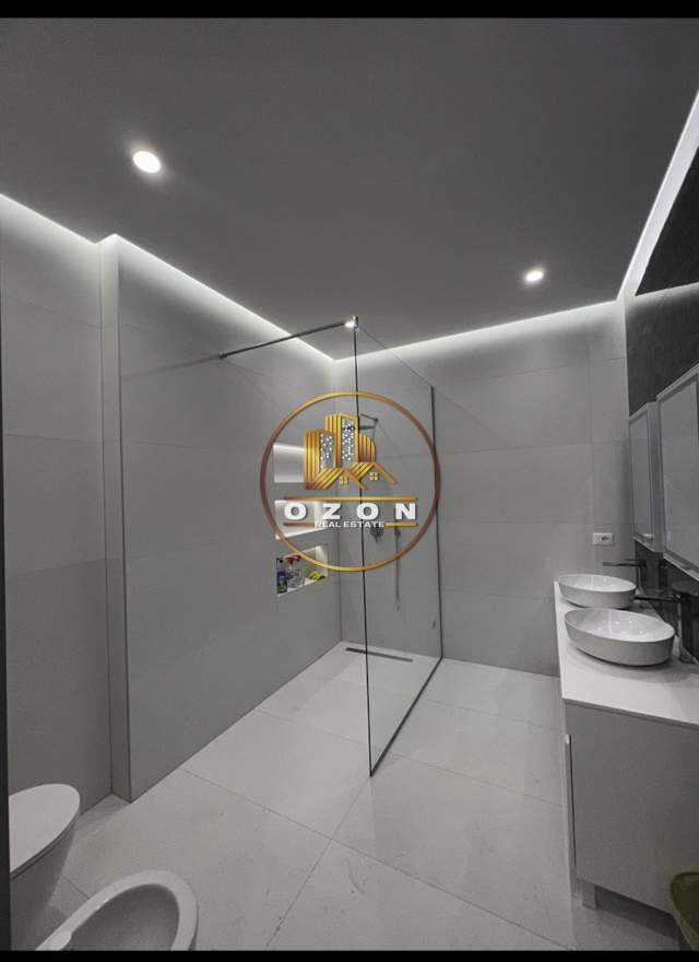 Tirane, jepet me qera apartament 3+1 Kati 5, 190 m² 1.800 Euro (Rruga e Kosovareve)
