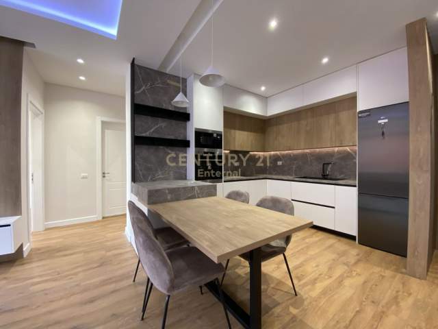 Tirane, shes apartament 3+1 Kati 1, 108 m² 180.000 Euro (liqeni i that)