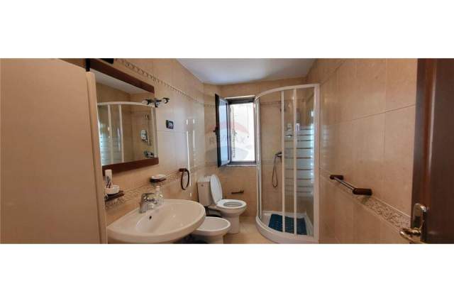 Tirane, shitet apartament 2+1+BLK Kati 4, 81 m² 105.000 Euro (Selvia)