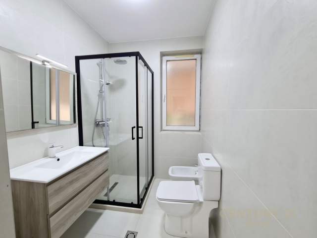 Tirane, shitet apartament 1+1+BLK Kati 2, 75 m² 125.000 Euro (Rruga Eduard Mano)