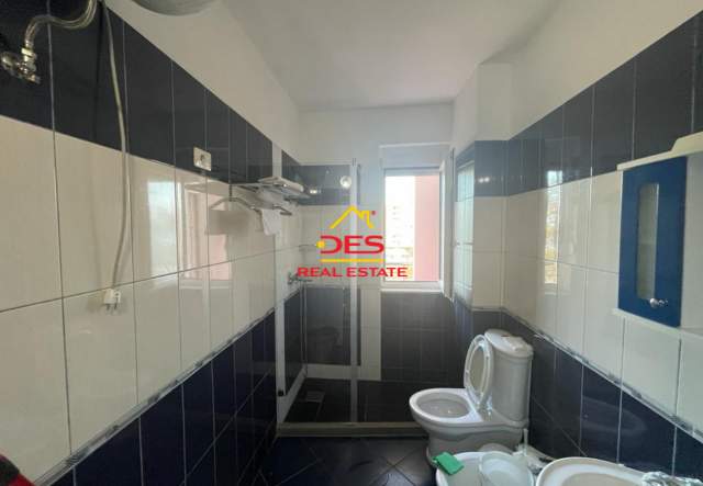 Vlore, jepet me qera apartament 2+1+BLK Kati 4, 115 m² 500 Euro (Rruga Murat Terbaci)