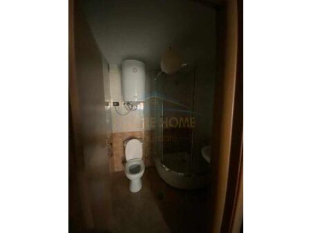 Shitet, Apartament 2+1+2, prane Martenitetit te Ri, Tiranë. AREA38380