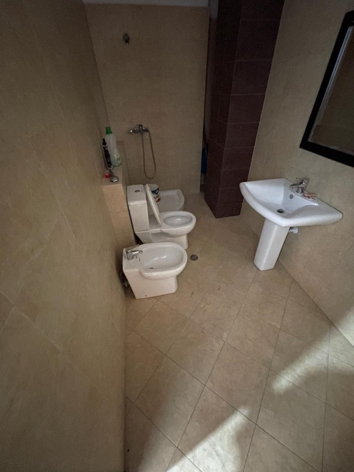 Zyre per qira te Kompleksi Delijorgi