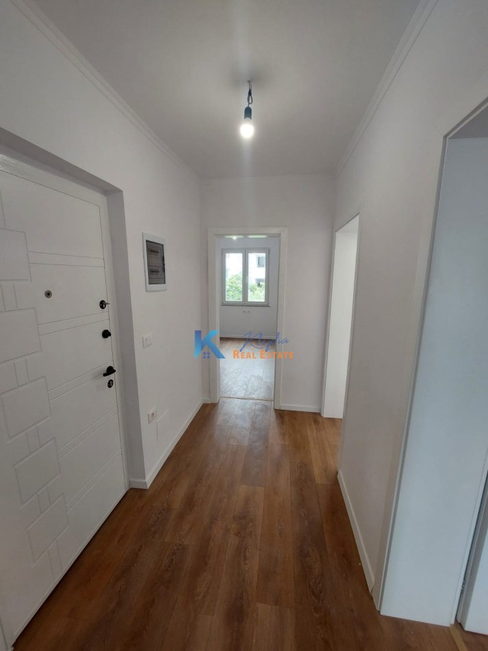 Tirane, shitet apartament 2+1 Kati 3, 64 m² 128.000 € (Brenda Unaze, Rruga Asim Vokshi)