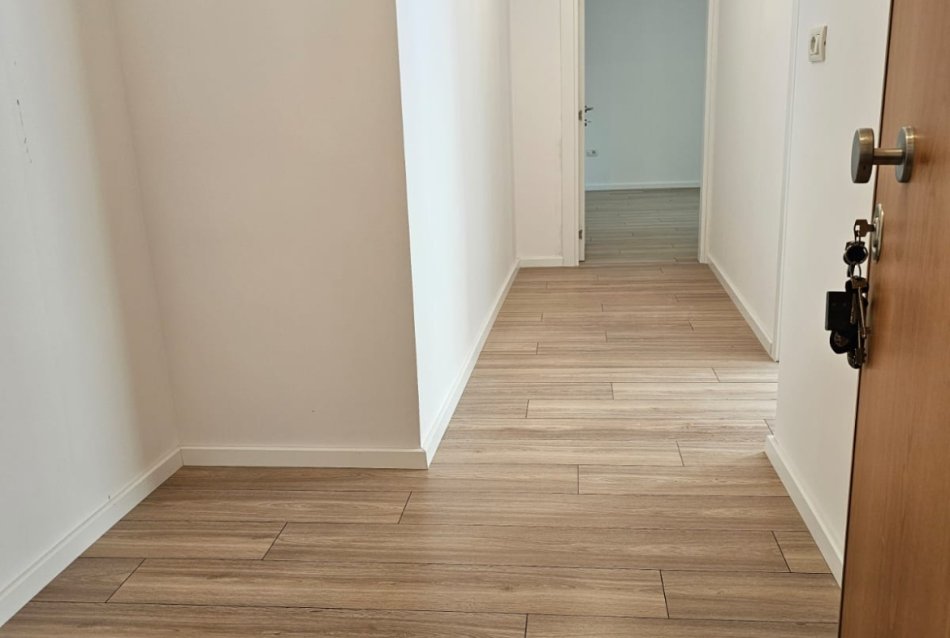 Tirane, shitet apartament 1+1 Kati 3, 51 m² 102.000 € (Xhamia e Tabakeve)