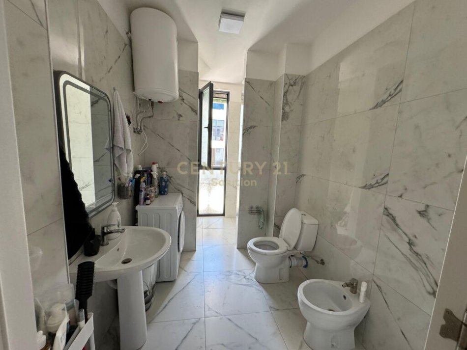 Tirane, jepet me qera apartament 1+1 Kati 2, 78 m² 500 € 