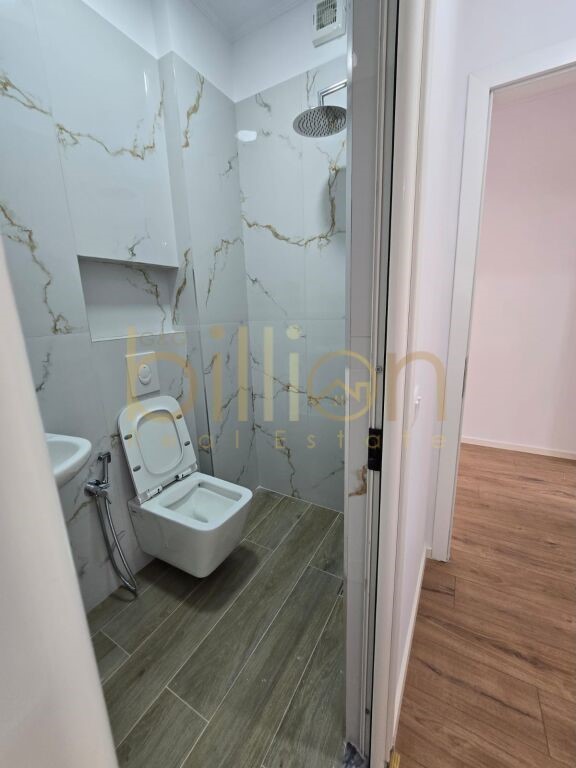 Tirane, shitet apartament 2+1+Ballkon Kati 7, 96 m² 210.000 € (Rr. e Kavajes)