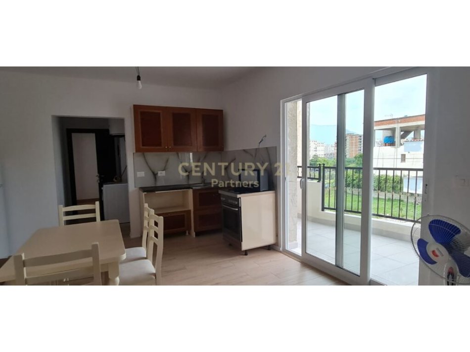 jepet me qera 2 Katshe Kati 2, 250 m²