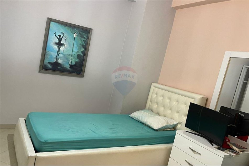 Tirane, jepet me qera apartament 2+1 Kati 4, 77 m² 500 € (rruga foto xhadella - Astir)