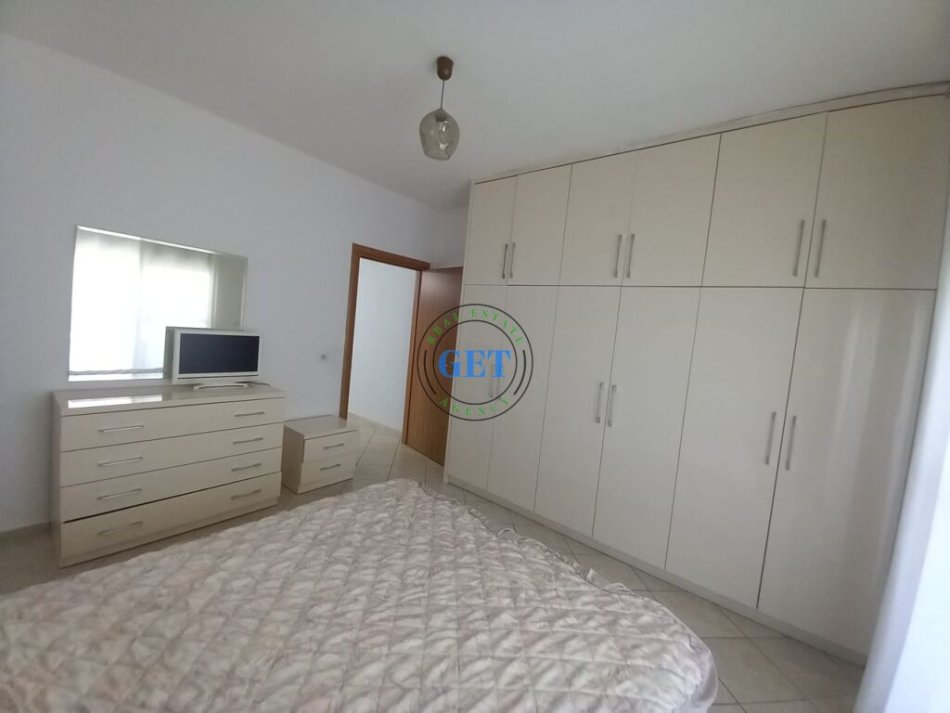 Durres, jepet me qera apartament 2+1+Ballkon Kati 4, 85 m² 350 € (Stadiumi, Durres)
