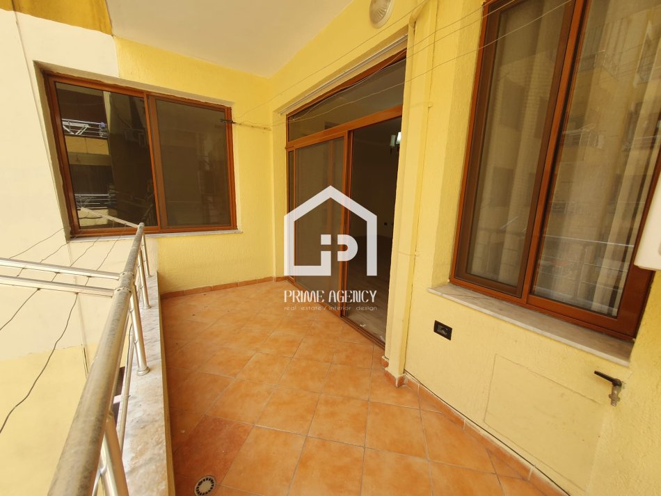 SHITET APARTAMENT 2+1/Zona: Misto Mame/ KOMPLEKSI DERVENI