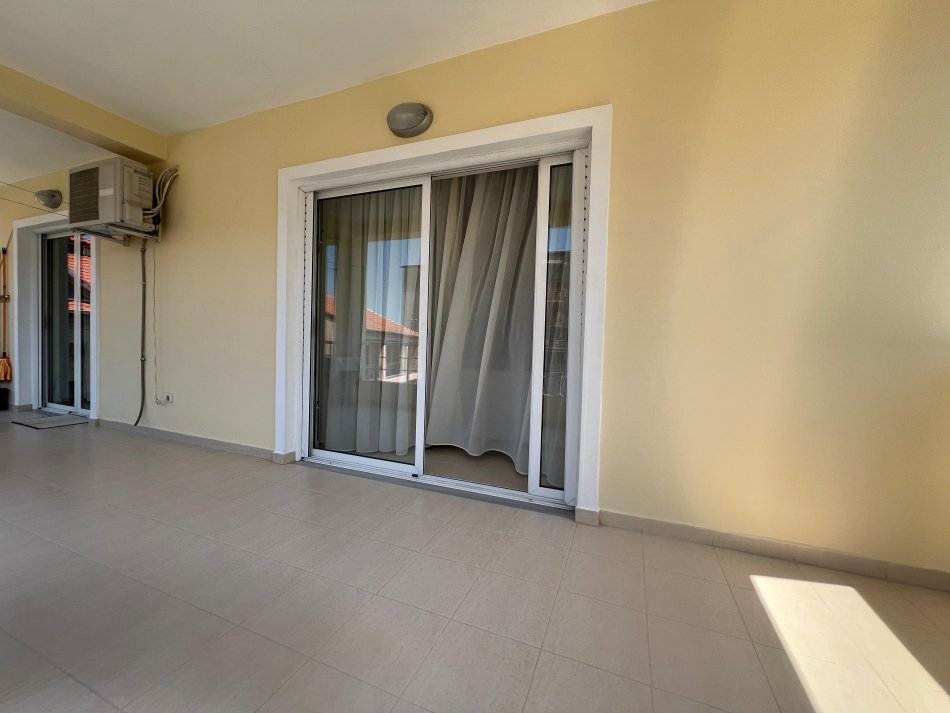 Tirane, shitet Vile 3 Katshe , 350 m² 490.000 € (laprake)