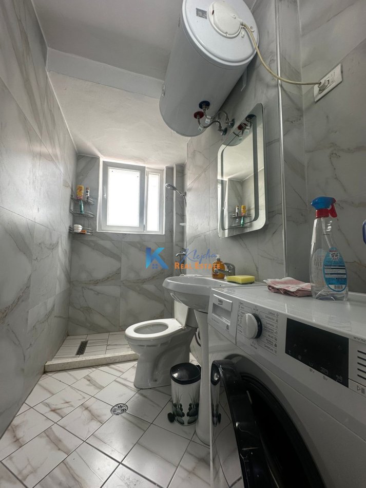 Tirane, shes 2+1+Ballkon Kati 2, 73 m² 155.000 € (Mine Peza)