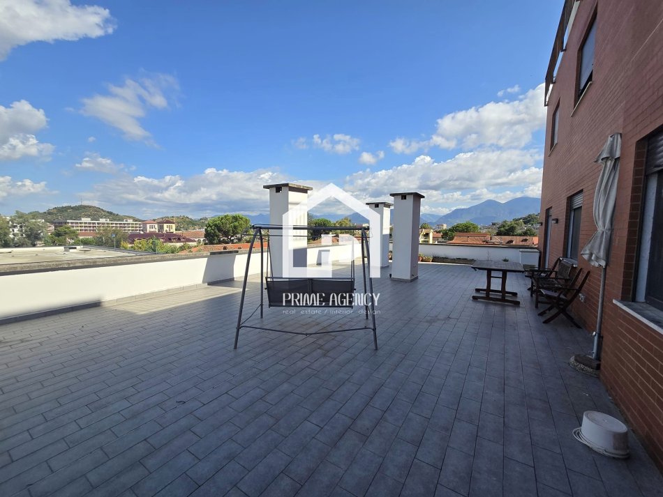 OKAZION: Tirane, shitet 3+1+Aneks+Ballkon Kati 3/ 195.000 € (KOMBINAT)