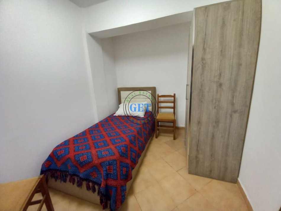 Durres, jepet me qera apartament 1+1 Kati 0, 300 € (Vollga)