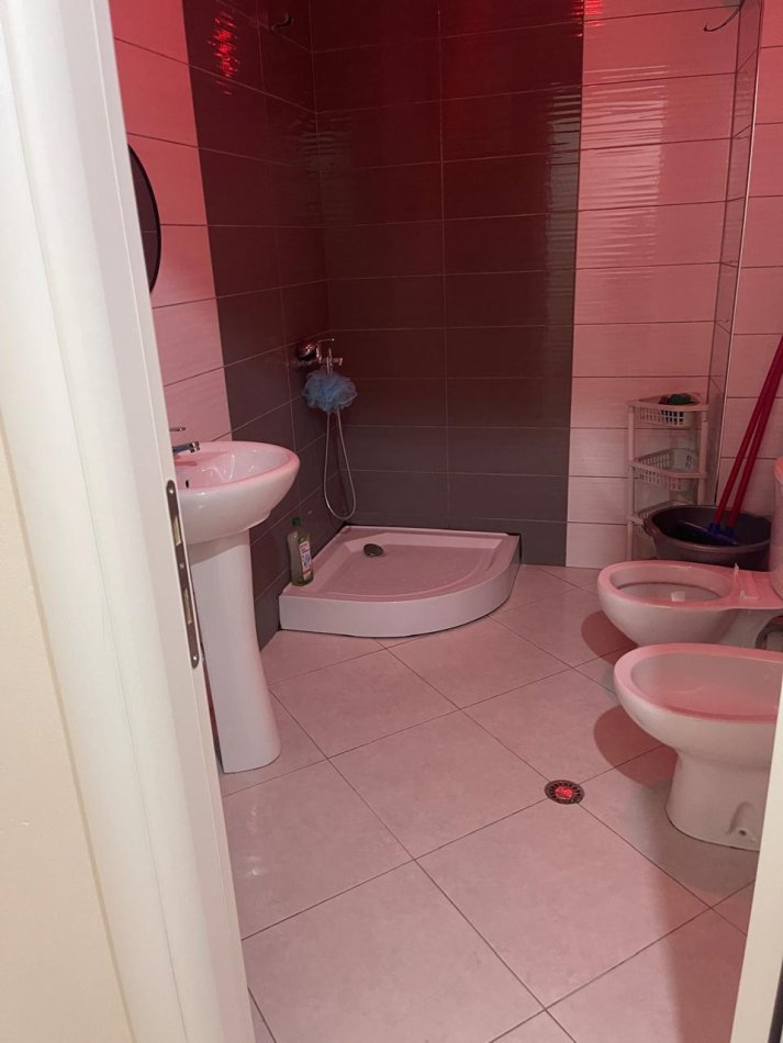 Tirane, shitet apartament 2+1+Ballkon Kati 5, 88 m² 100.000 € (fresk)