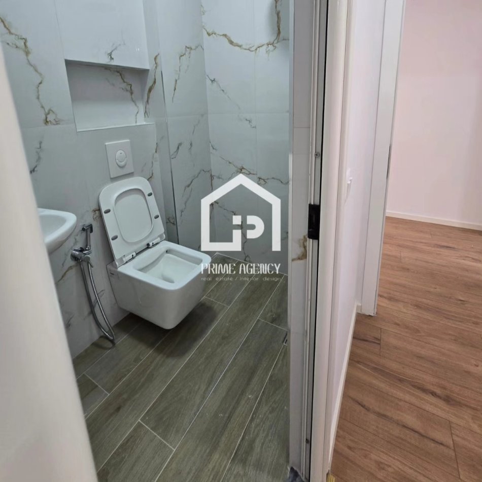 SHITET APARTAMENT 2+1/Rruga Kavajës/ Qendra biznesit : Condor Center